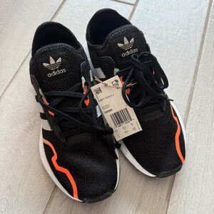 Kids Adidas Swift Run Sneakers Size 7 NWT